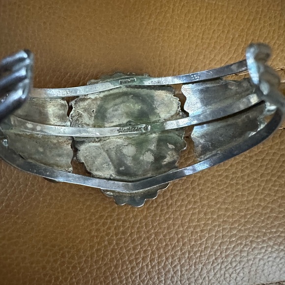 Kathleen sterling navajo Turquoise and Oyster cuff - Picture 4 of 4